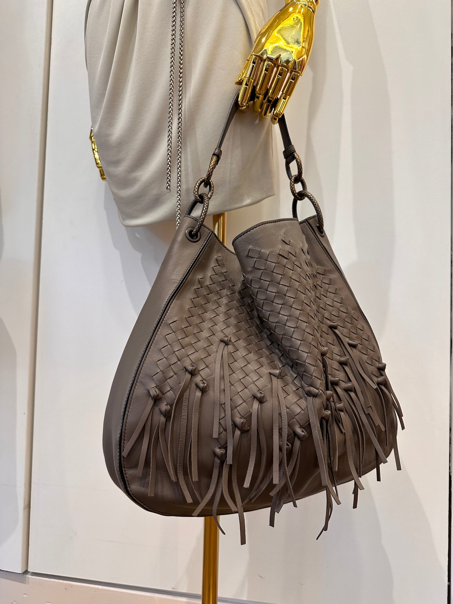 Bottega Veneta borsa Charleston in pelle intrecciata tortora