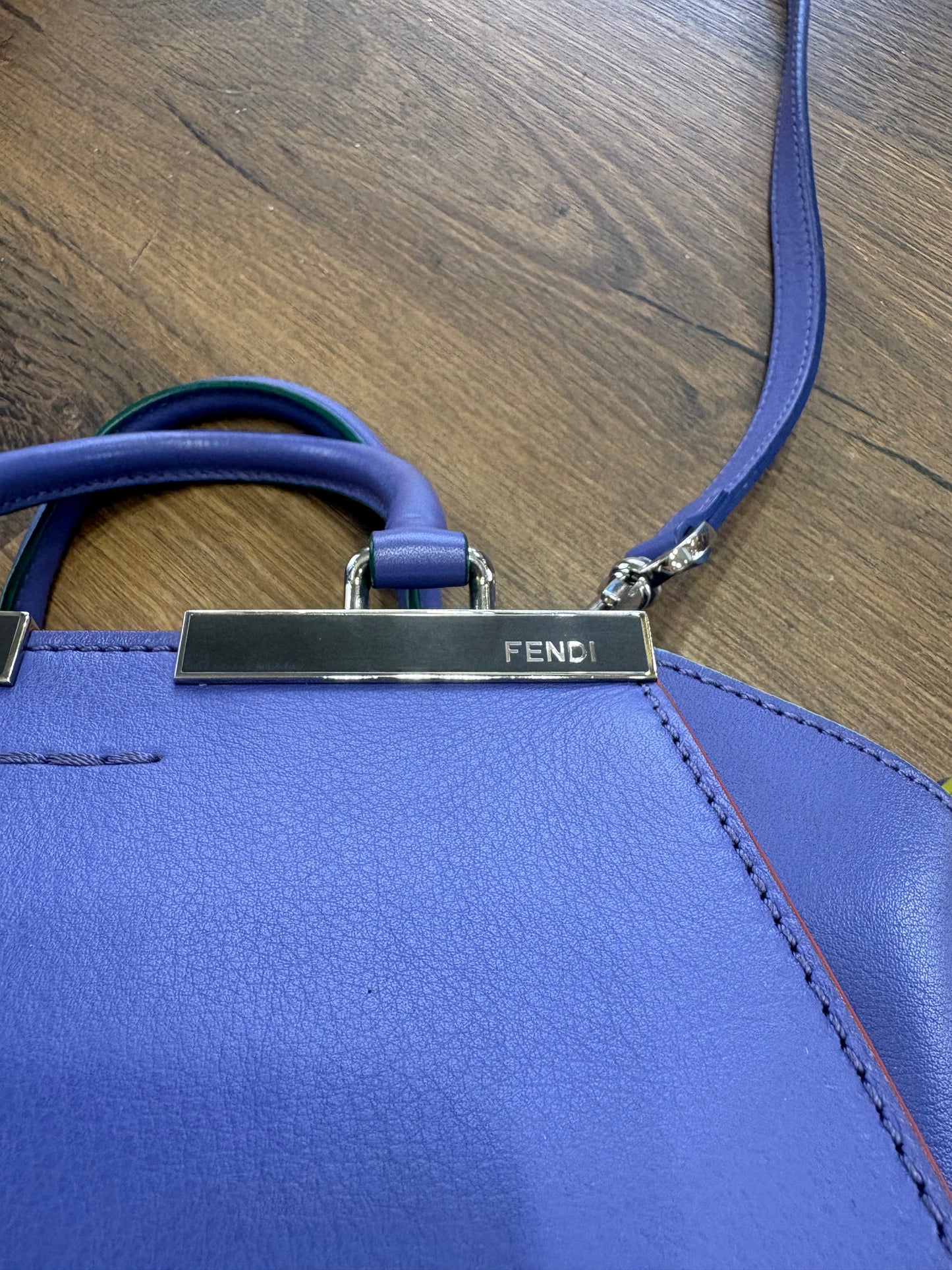 Borsa a Mano Fendi 3Jours Mini in Pelle di Vitello Viola Iris. Nuovo