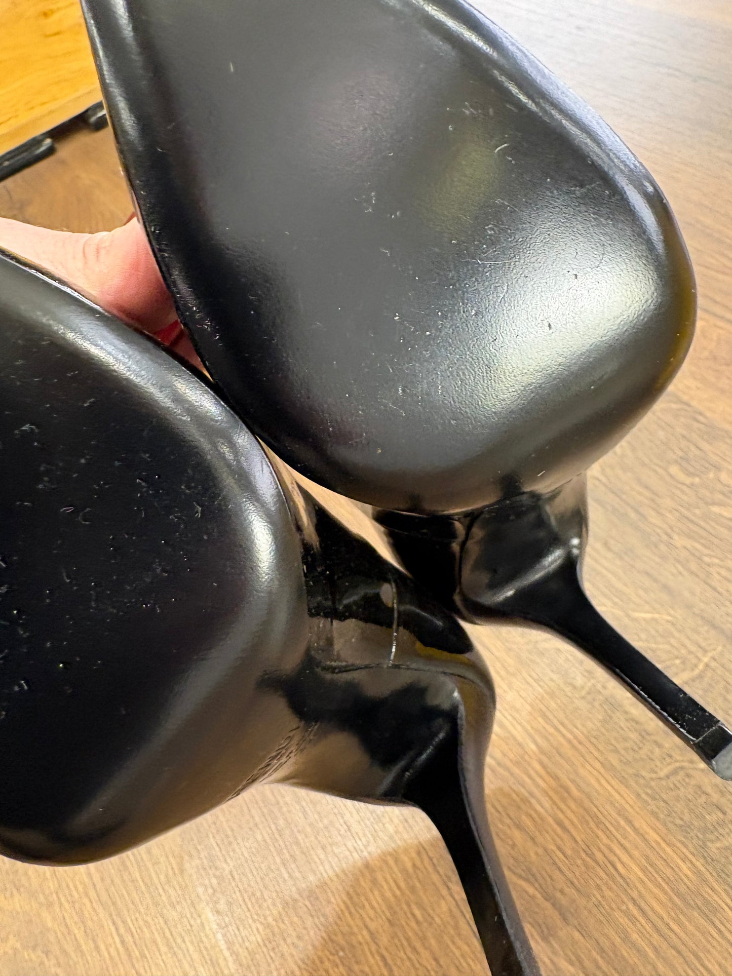 Fendi décolleté in pelle lucida nera 37. Nuove