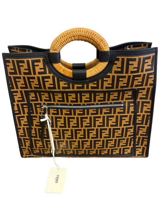Fendi Runaway Shopper Grande in Pelle manici in rattan . Nuovo