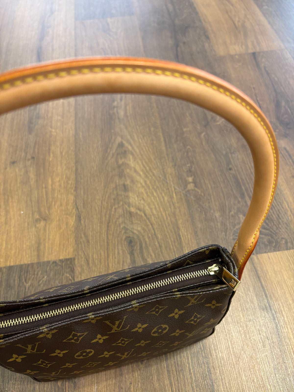 Louis Vuitton Looping MM in Tela Monogram Vintage