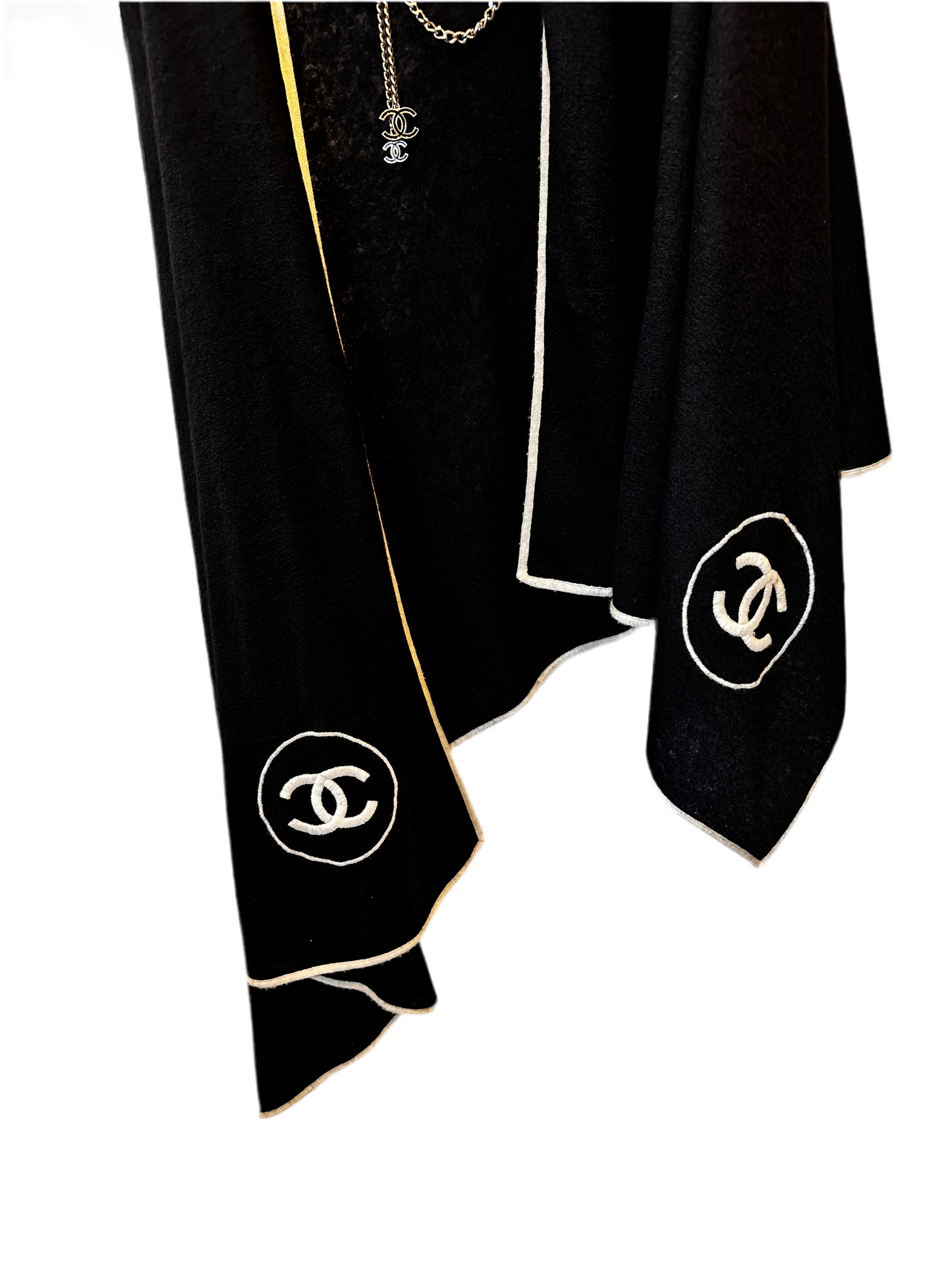 Chanel maxi stola cashmere e seta con logo grande