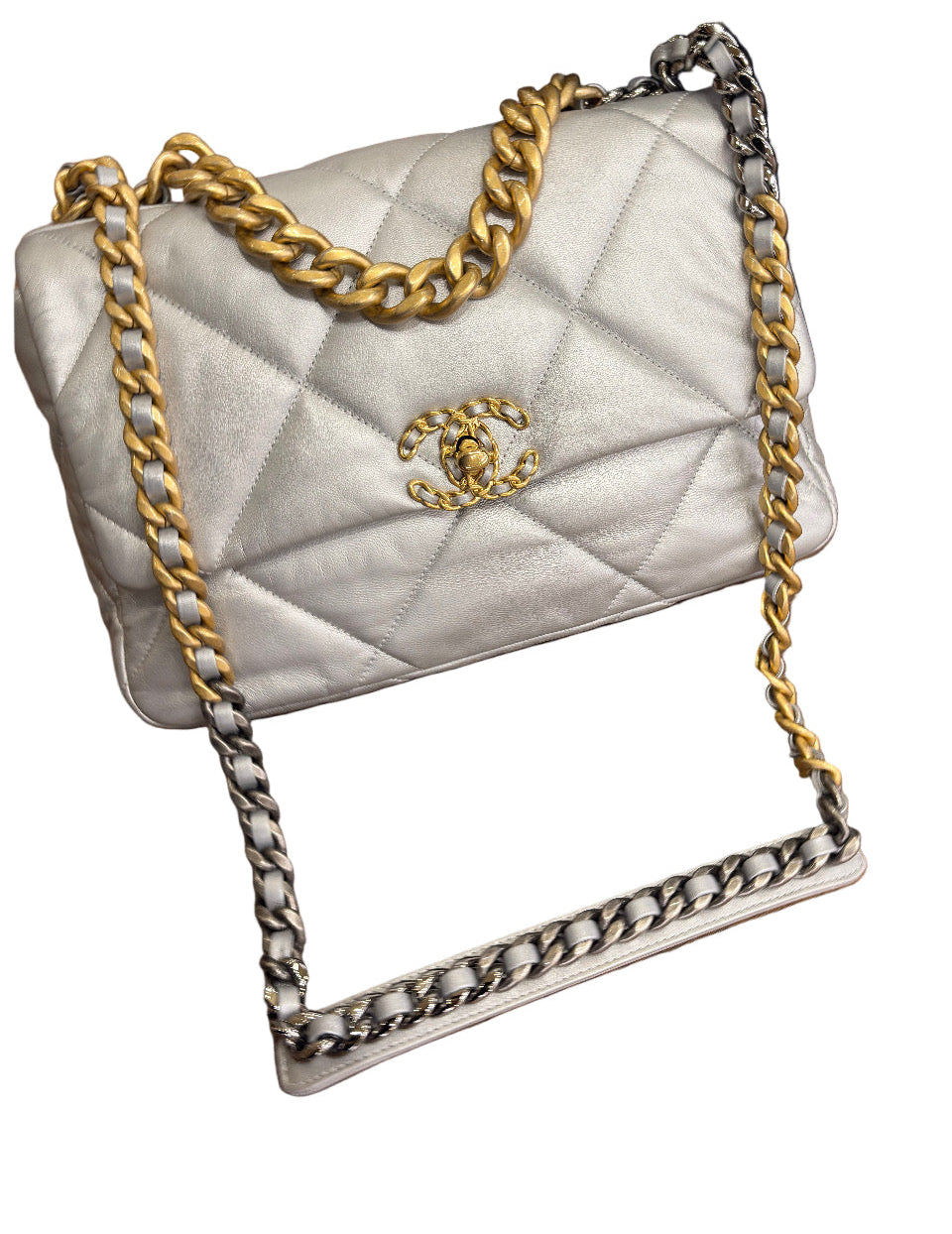 Chanel C19  media in pelle argento hw silver / gold
