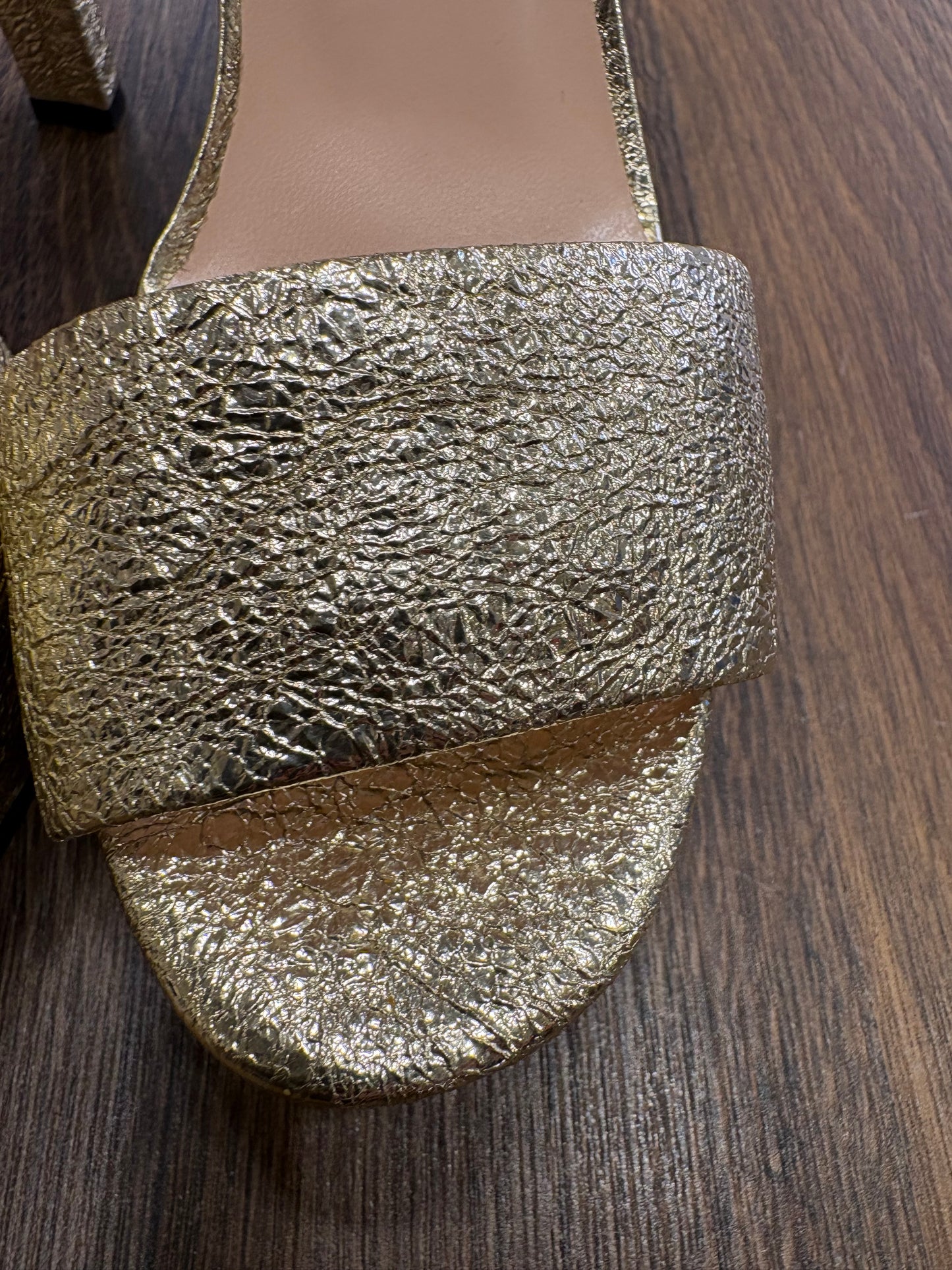 Gucci sandali in pelle oro 37