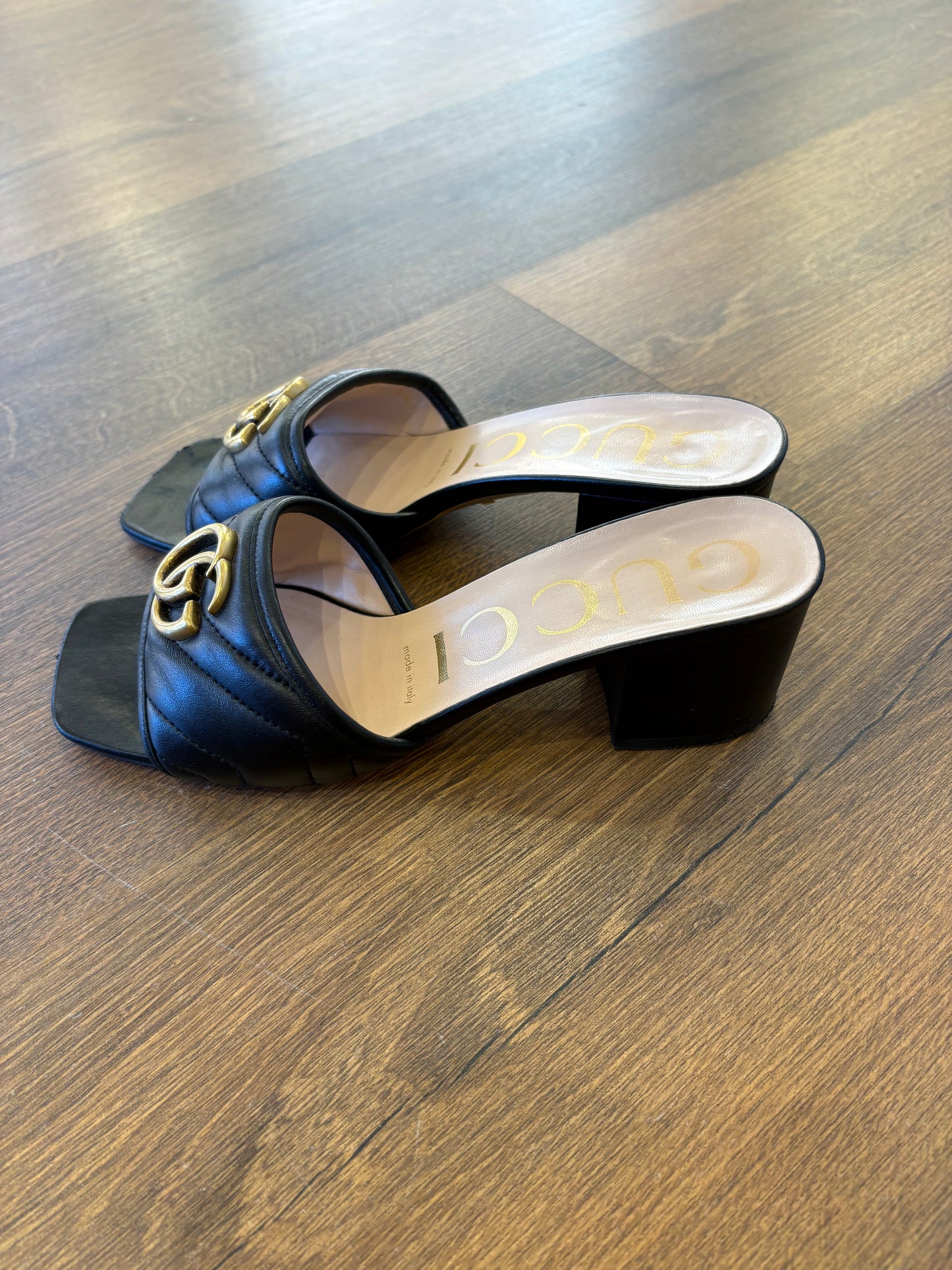 Gucci sandali in pelle Marmont