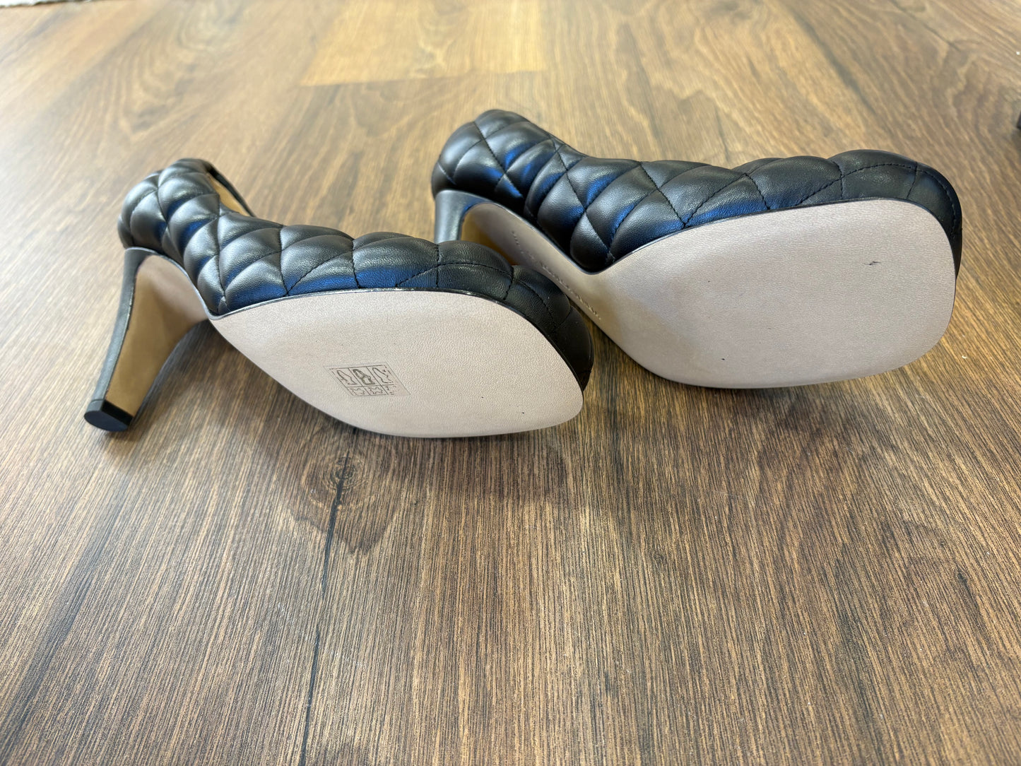 Bottega Veneta Puffy Bloc trapuntata in pelle nera 37. Nuovo