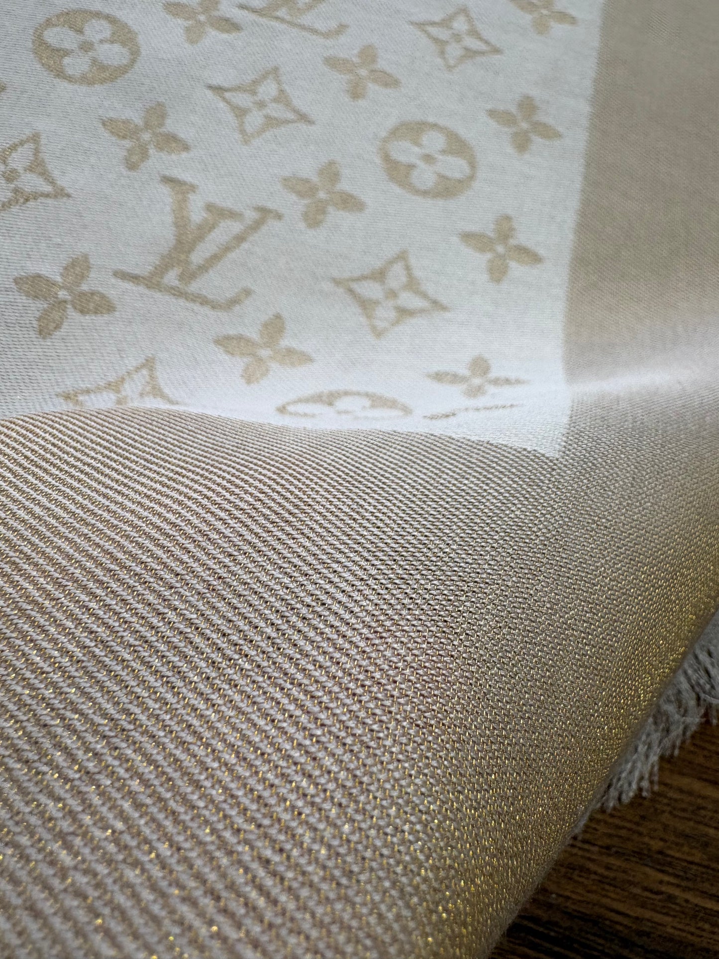 Louis Vuitton scialle Shine avorio / beige metallizzato