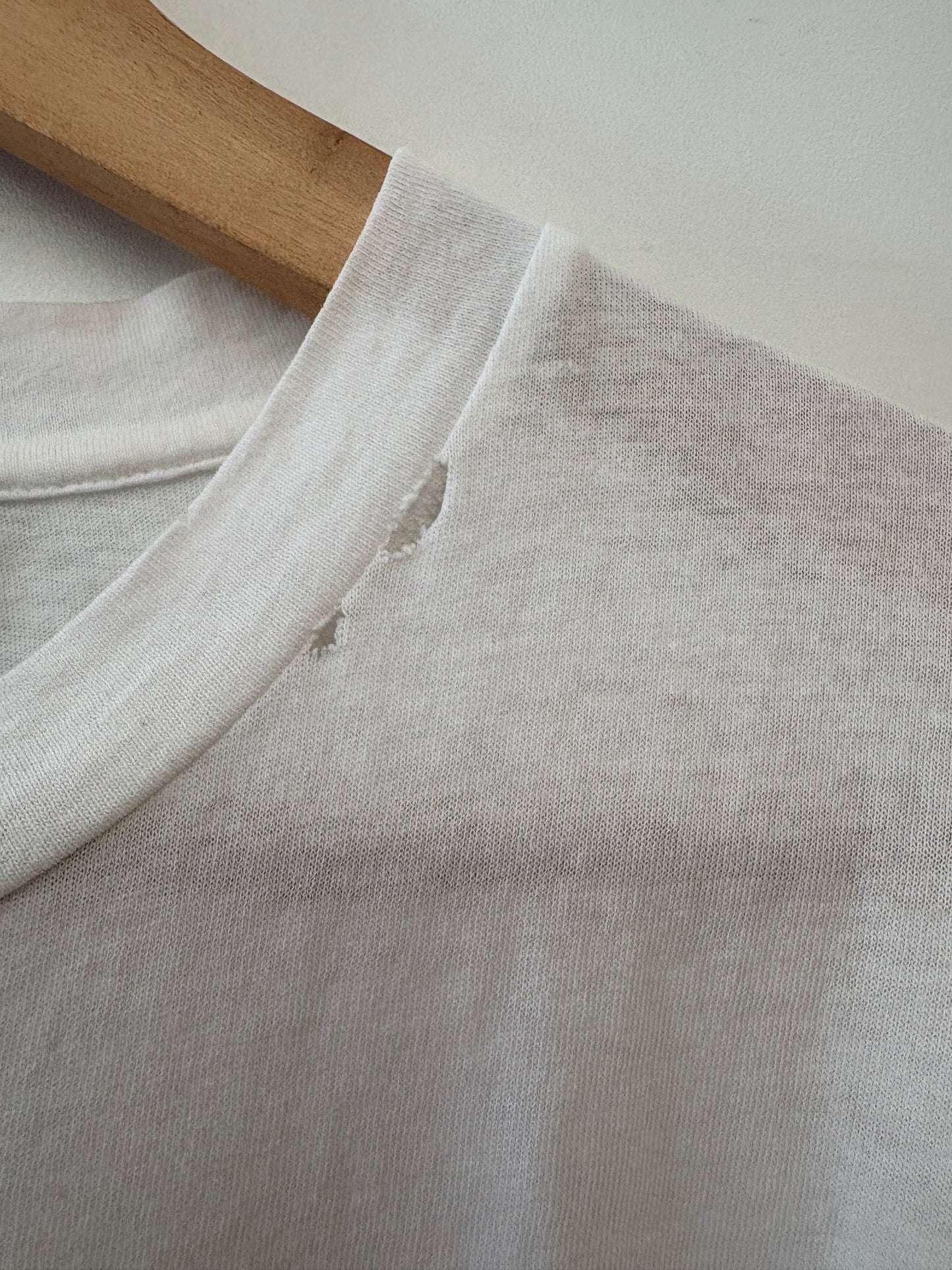 T-shirt Gucci con Logo Vintage Effetto Distressed