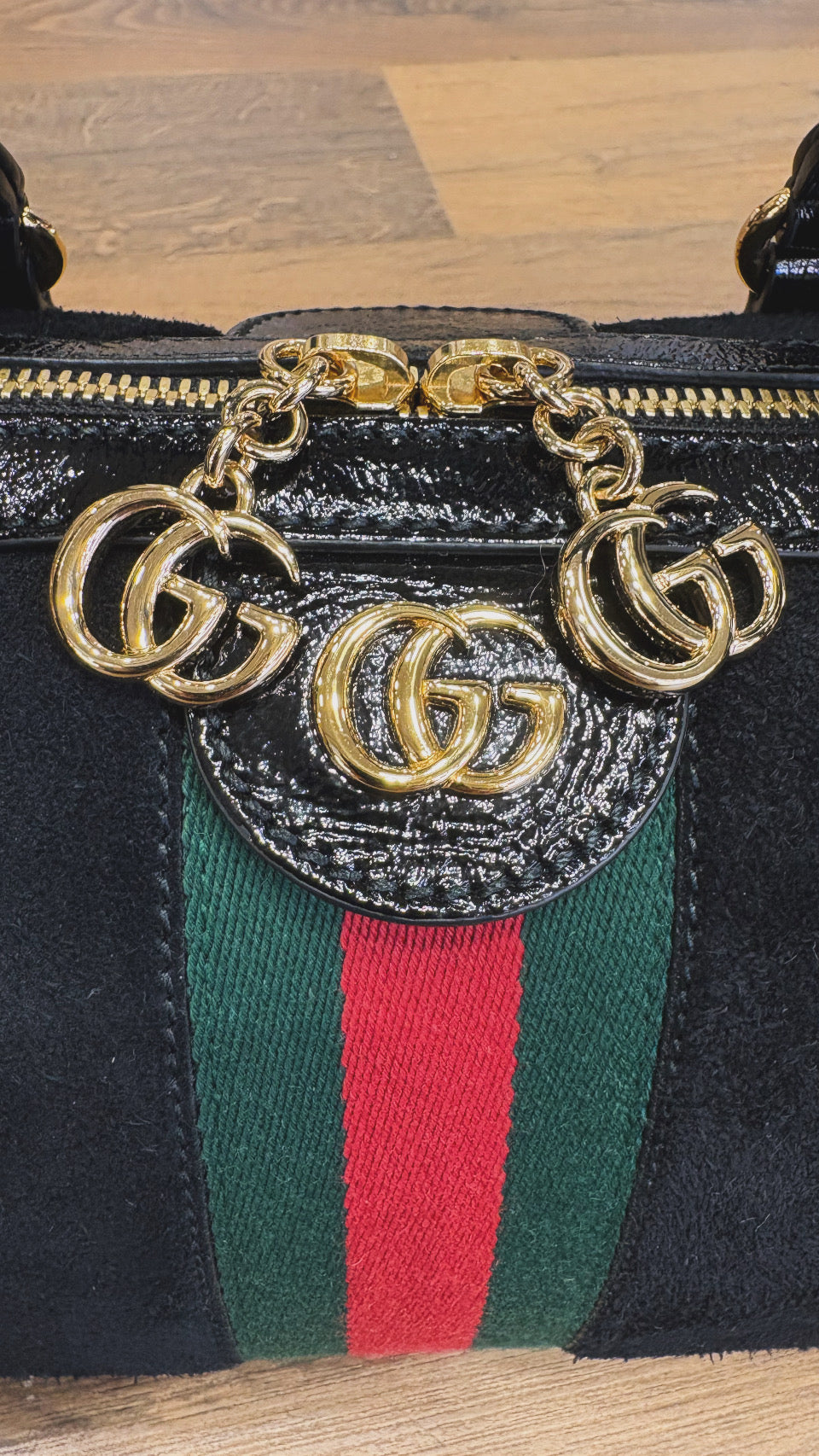 Borsa Bauletto Gucci Ophidia Medium in Pelle Scamosciata e Vernice. Nuovo