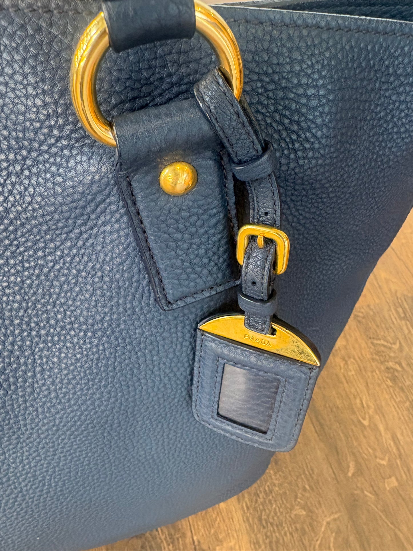 Prada tote bag pelle di daino martellata  blu cobalto