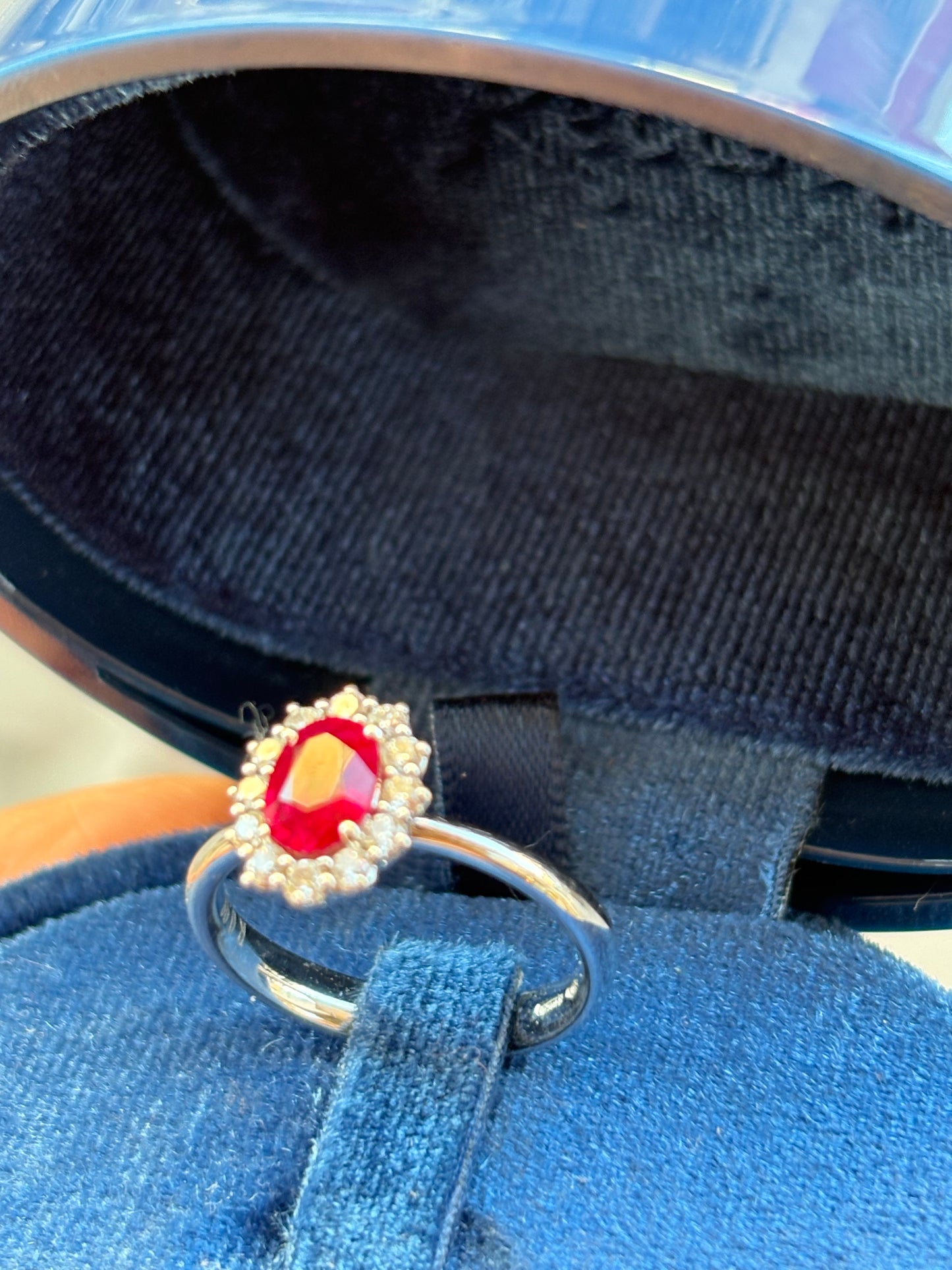 Recarlo anello in oro bianchi diamanti e rubino mis13