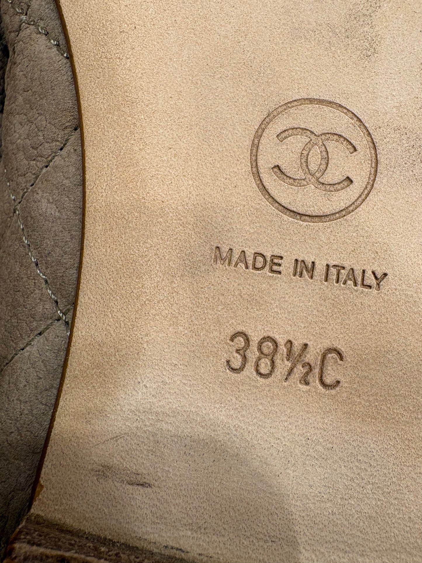 Chanel Ballerine Cambon in Pelle Scamosciata Trapuntata Beige Classico. Nuove