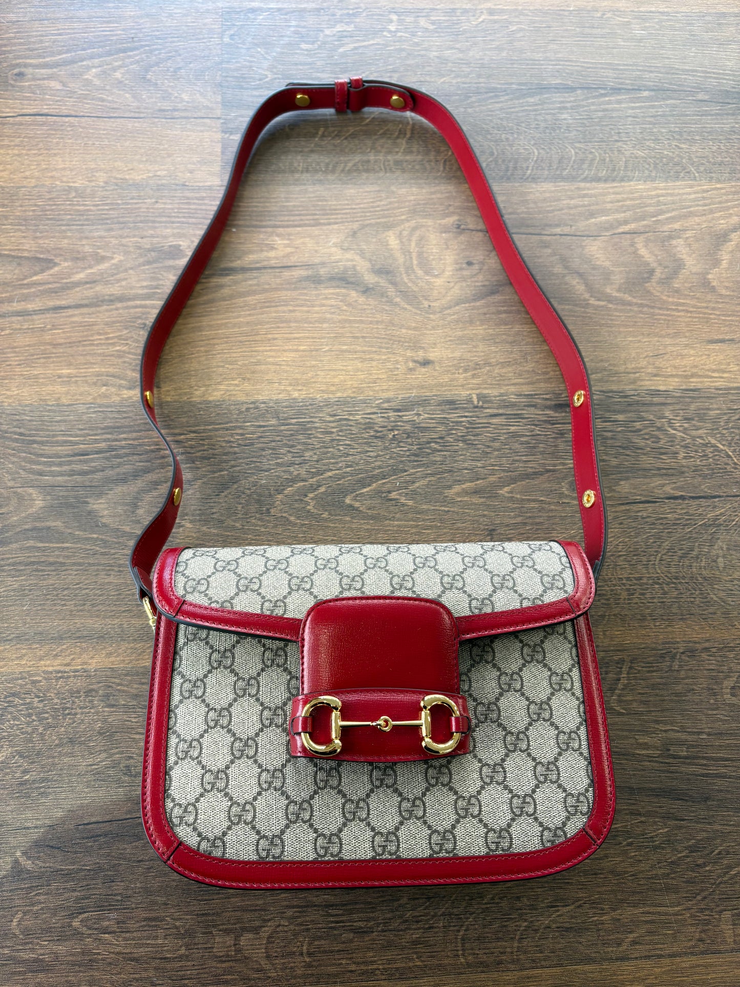 Gucci borsa Horsebit profili in pelle rossa . Nuova