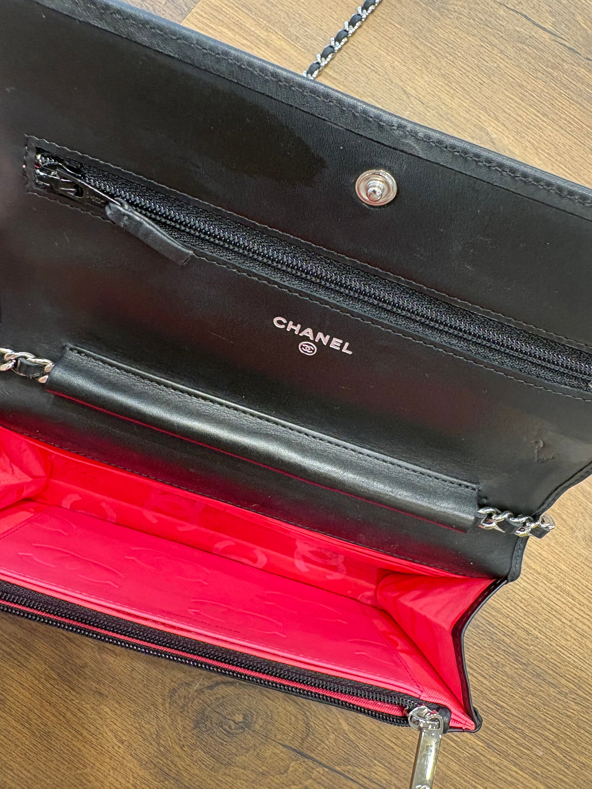 Chanel  Wallet on Chain (WOC) Cambon in Pelle di Vitello Trapuntata Nera Metallo Argento