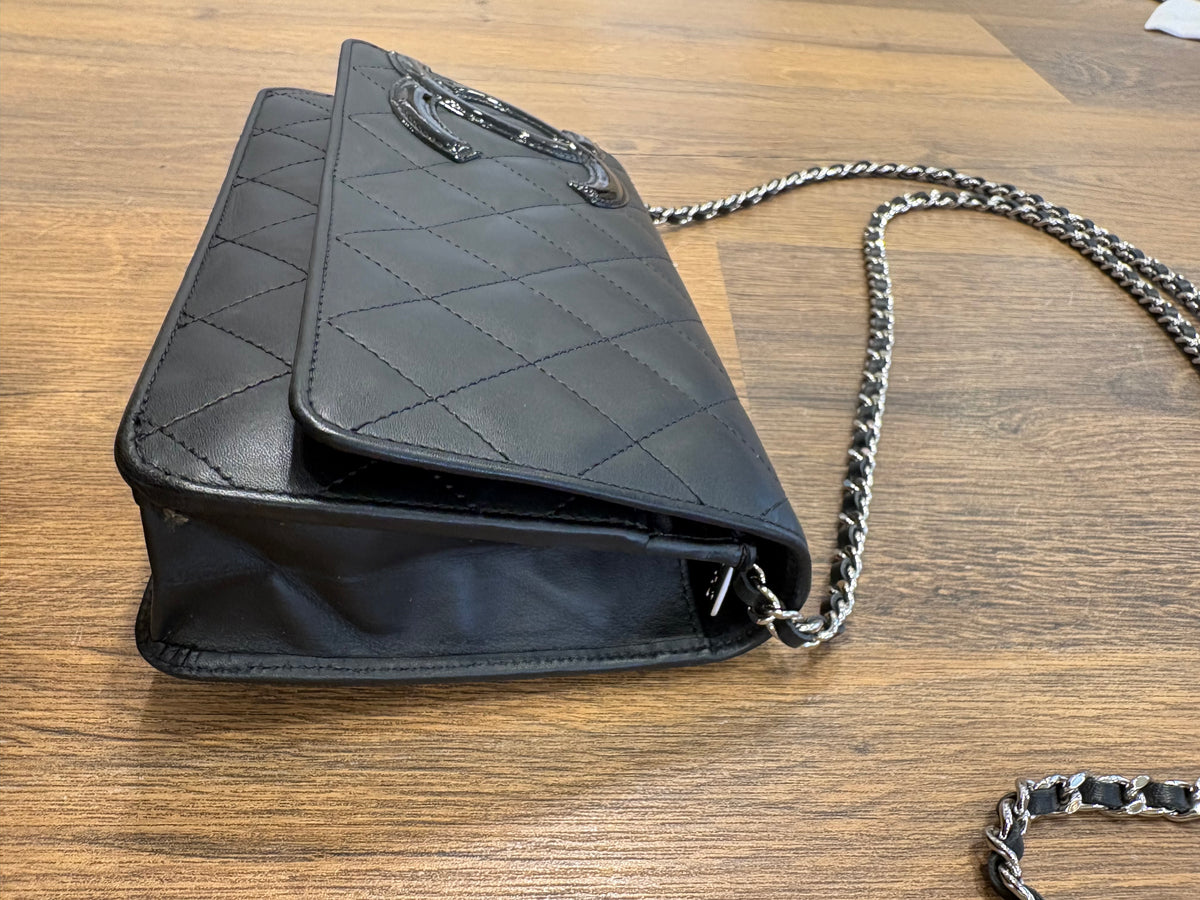 Chanel  Wallet on Chain (WOC) Cambon in Pelle di Vitello Trapuntata Nera Metallo Argento