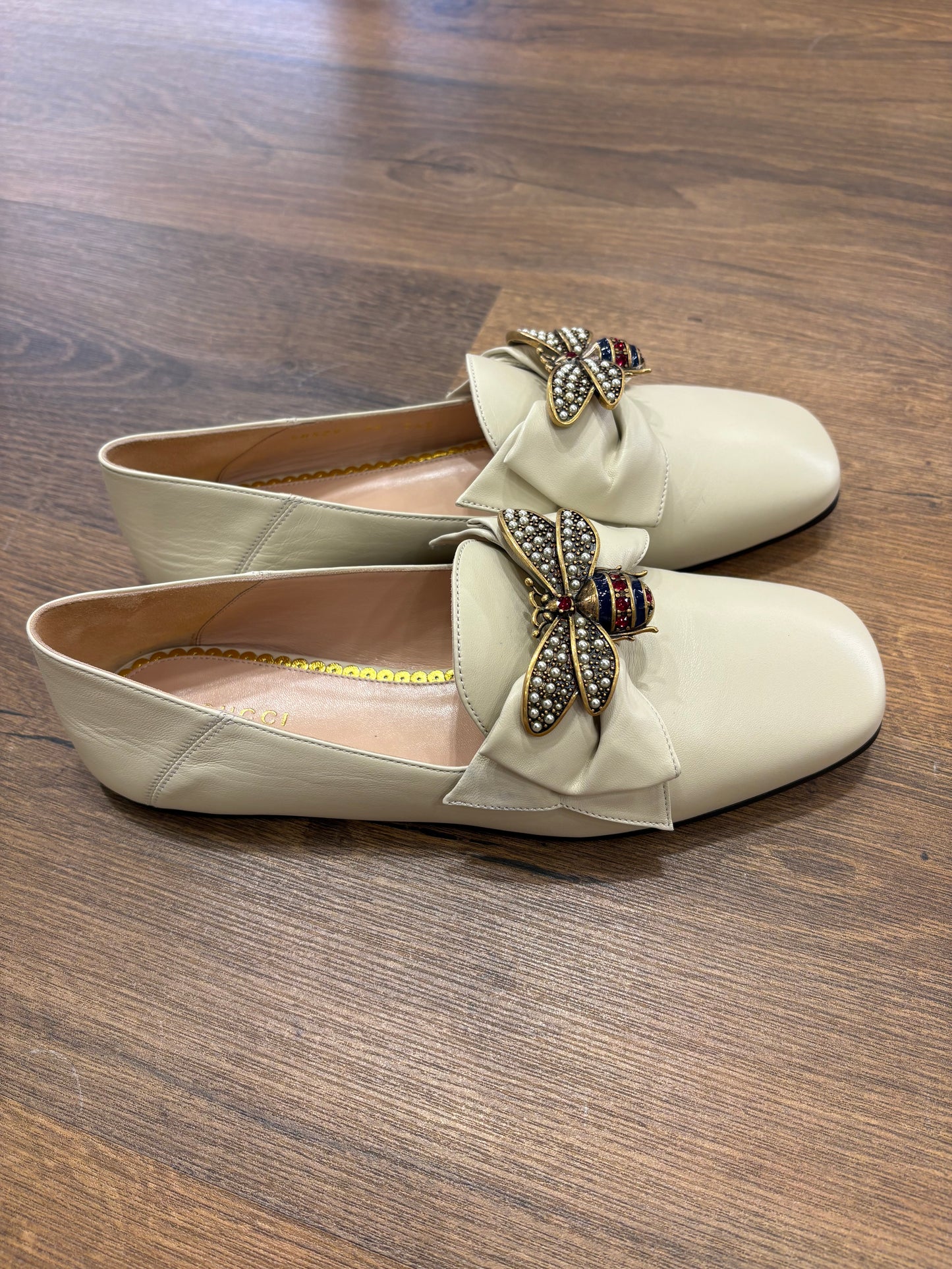 Gucci Mocassini Queen Margaret in Pelle con Ape Gioiello