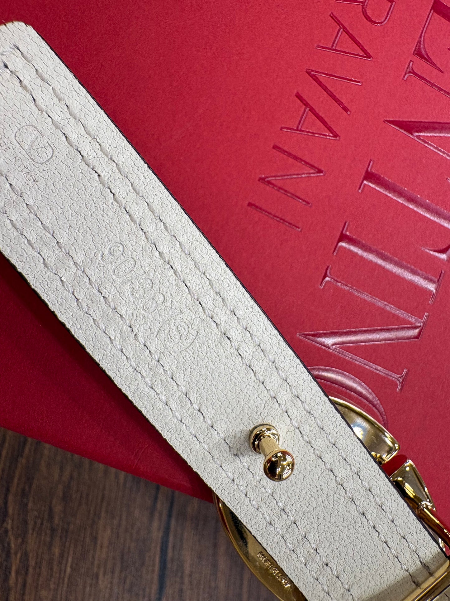 Valentino Garavani Cintura Sottile VLogo Signature "The Bold Edition" Mis.  90