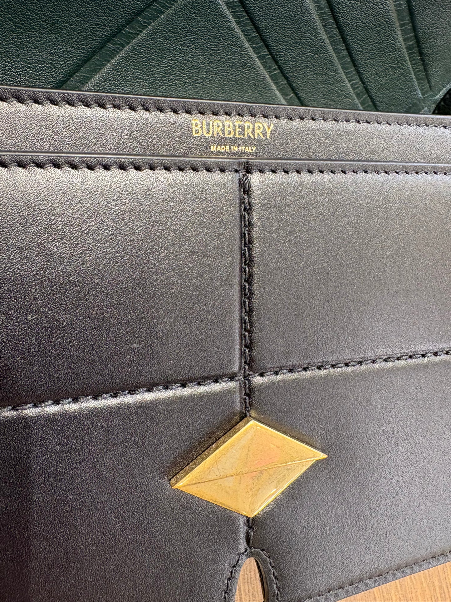 Burberry Snip shoulder bag new