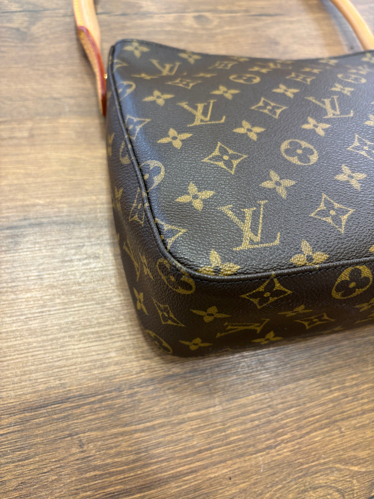 Louis Vuitton Looping MM in Tela Monogram Vintage