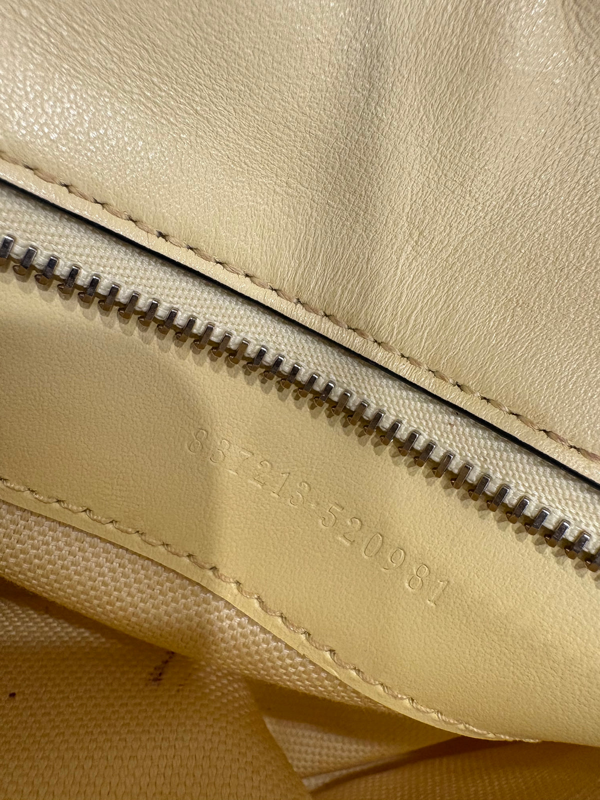 Gucci Marmont in tela GG e pelle con catena