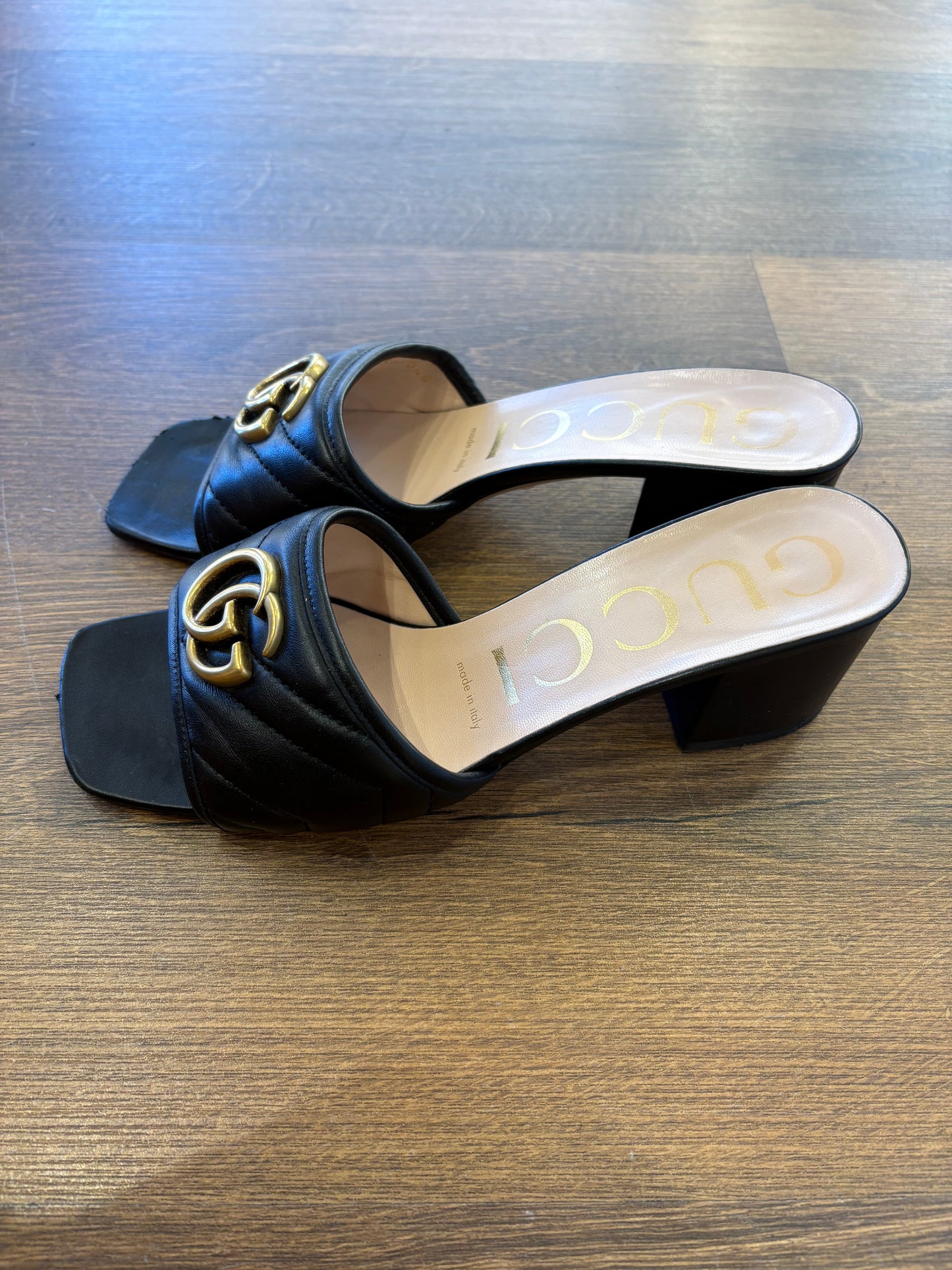 Gucci sandali in pelle Marmont