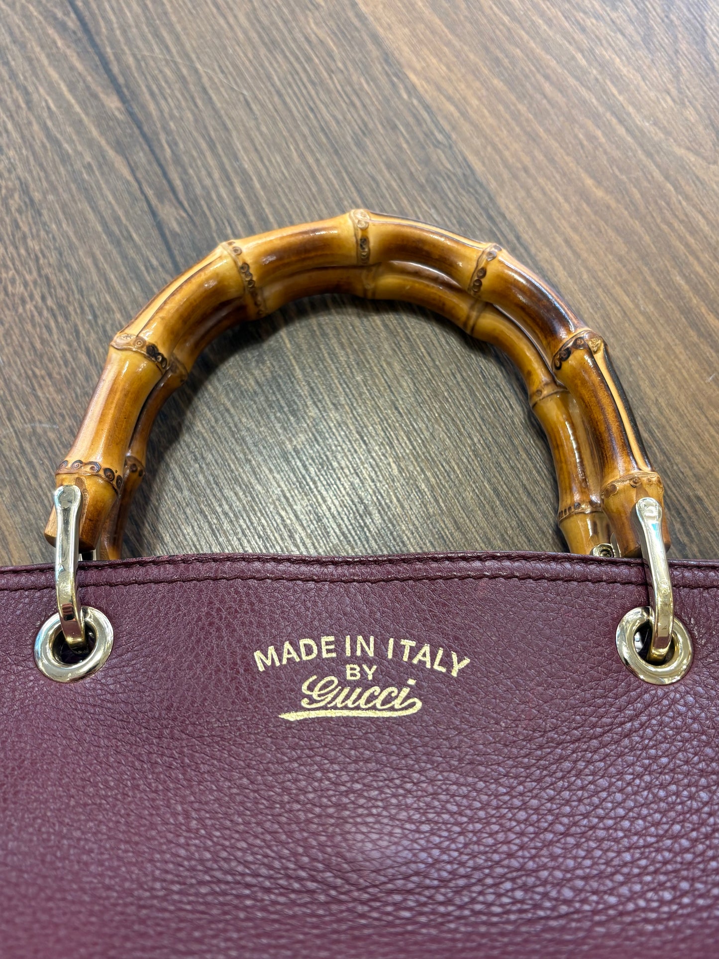 Borsa Gucci Bamboo Shopper Tote Large in Pelle Martellata Bordeaux