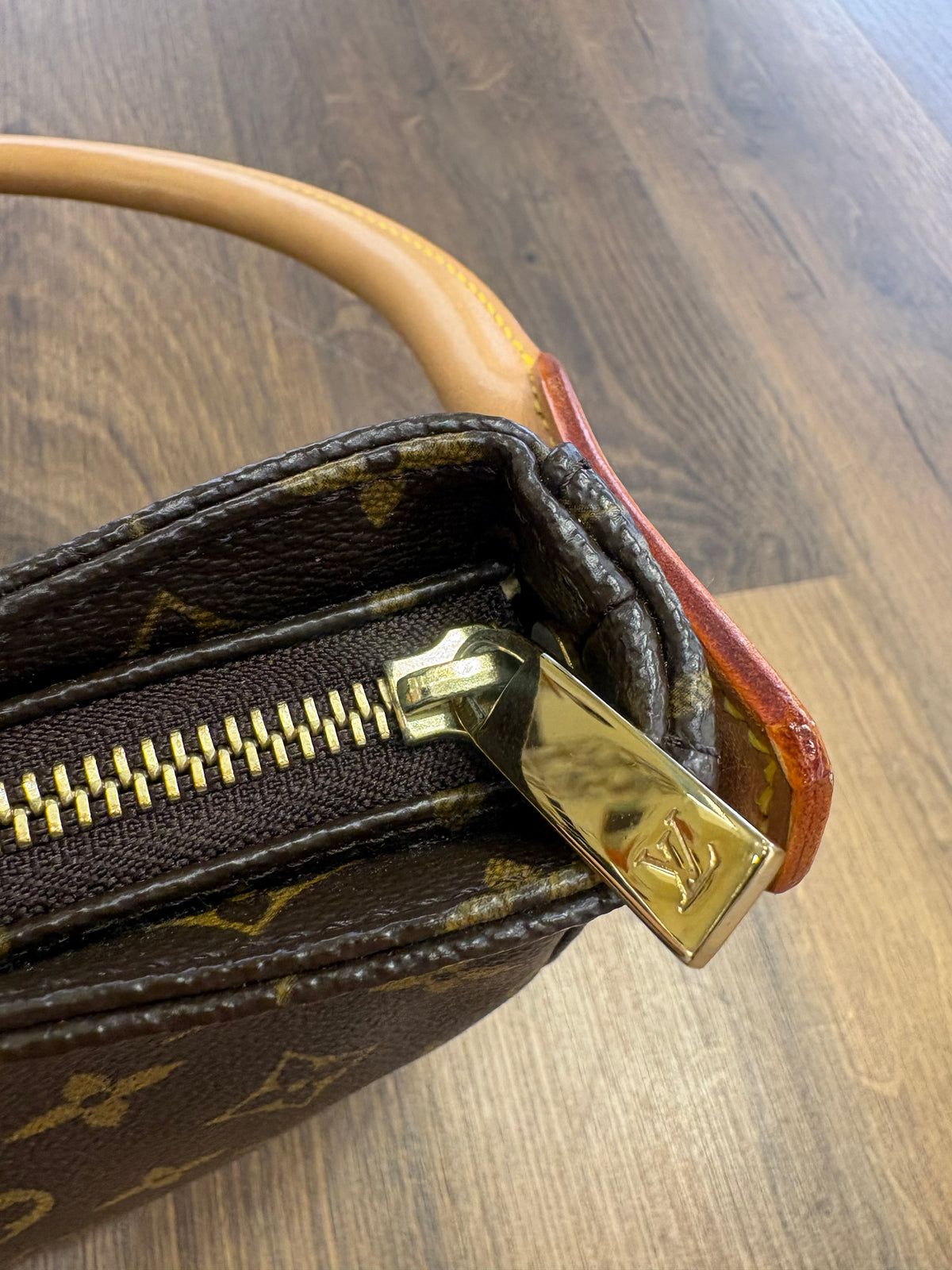 Louis Vuitton Looping MM in Tela Monogram Vintage