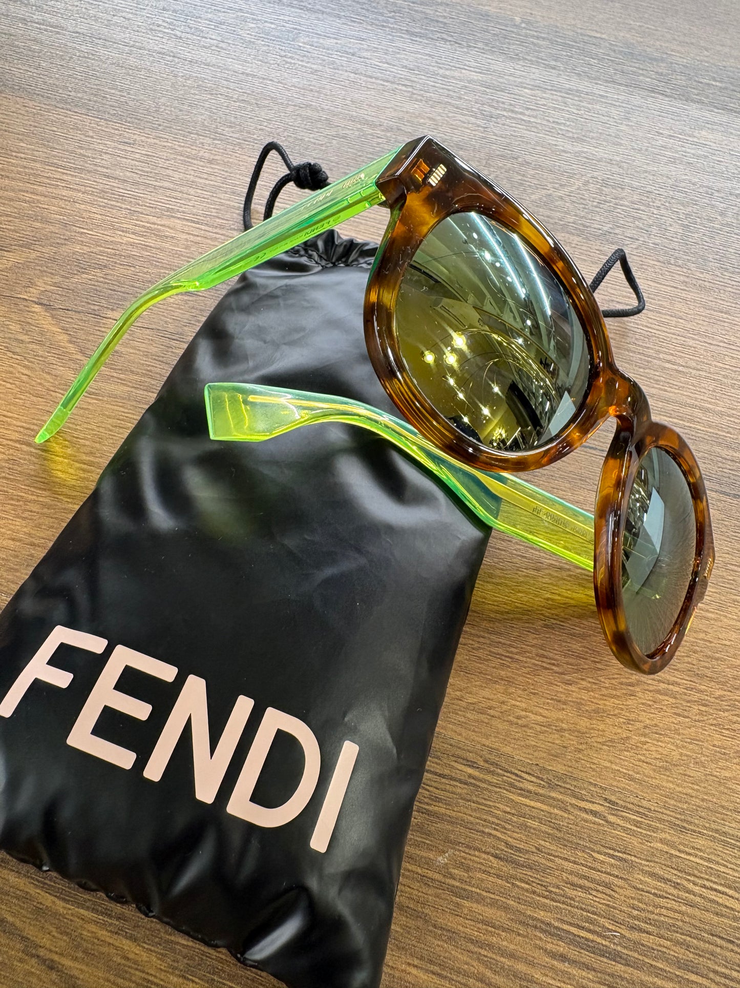 Fendi color Block occhiali da sole verdi specchiati