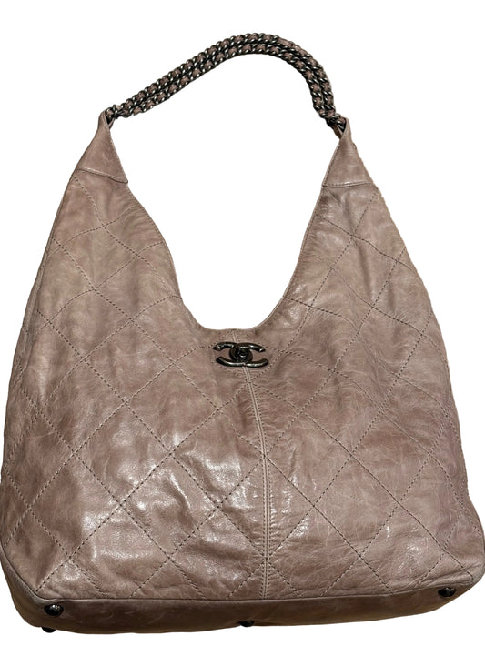 Chanel  Coco Supple Hobo in pelle di vitello invecchiata trapuntata