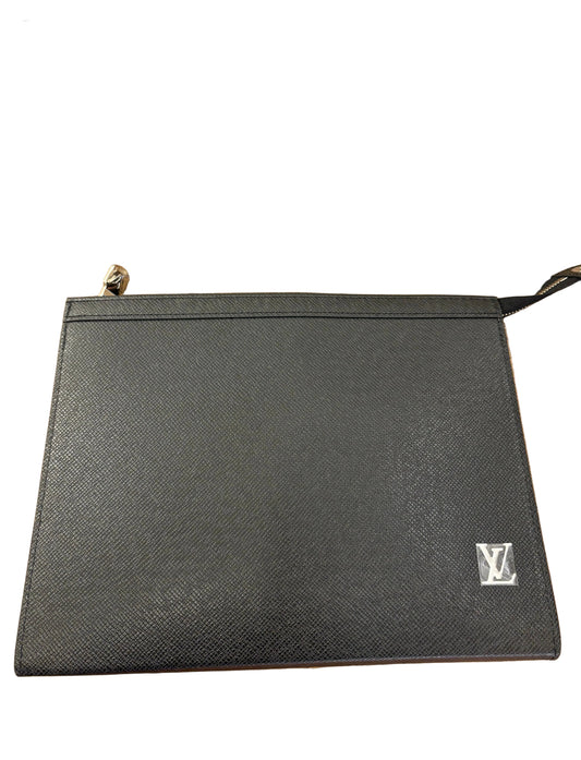 Louis Vuitton pochette Vojage in pelle Taïga nera. Nuova