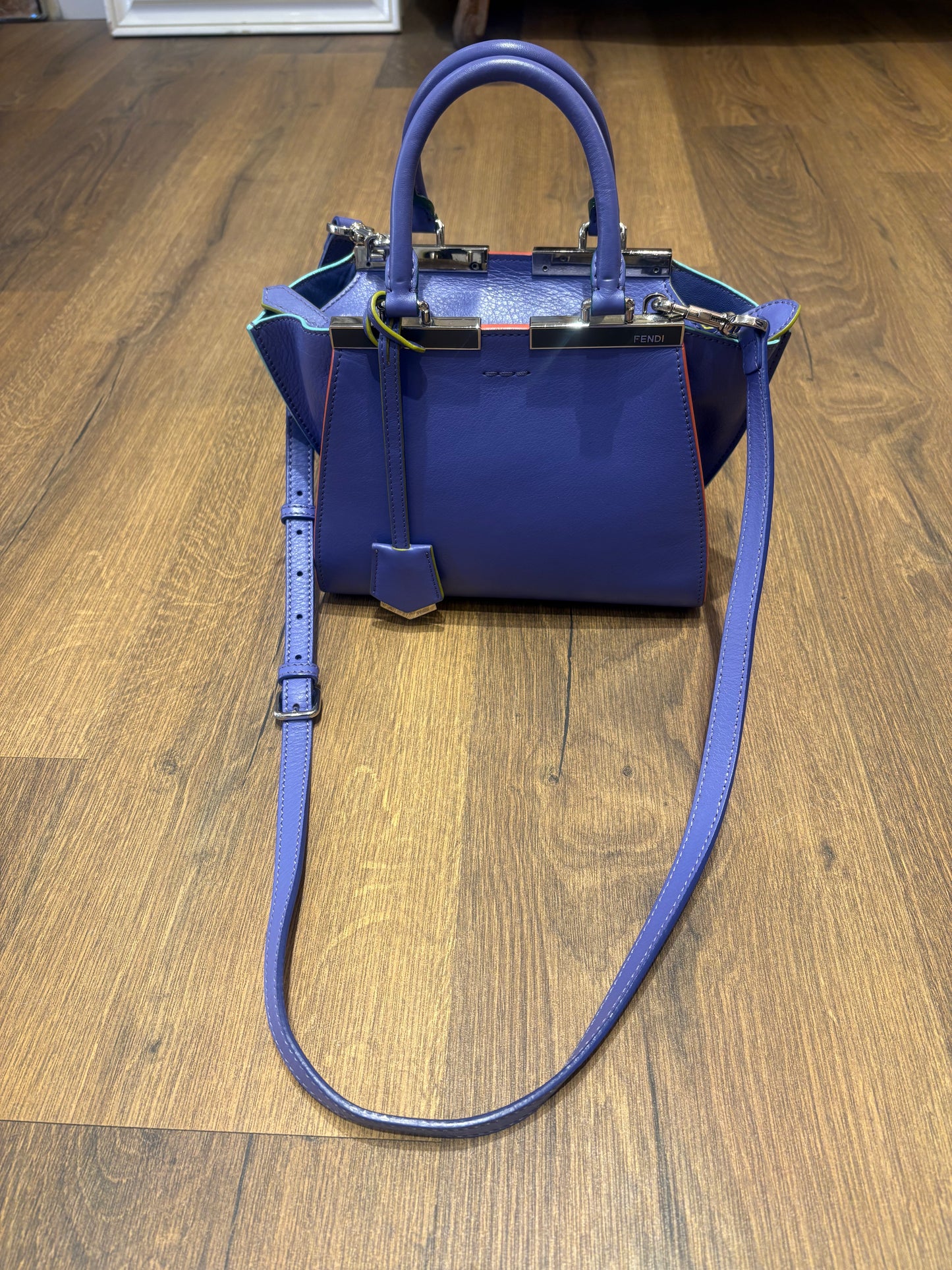 Borsa a Mano Fendi 3Jours Mini in Pelle di Vitello Viola Iris. Nuovo