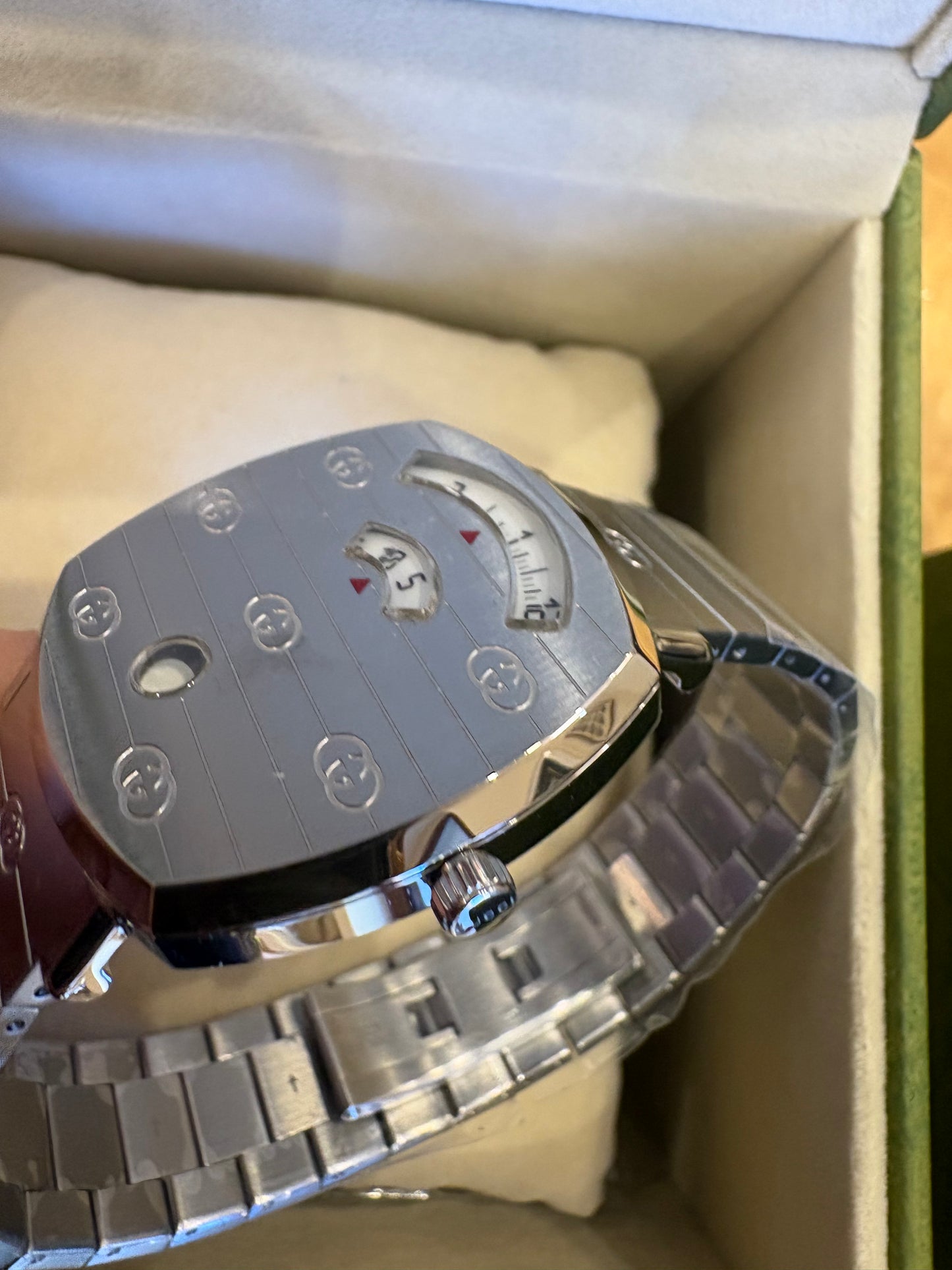 Gucci  Grip orologio Gucci Grip  in acciaio inossidabile con motivo GG inciso .nuovo