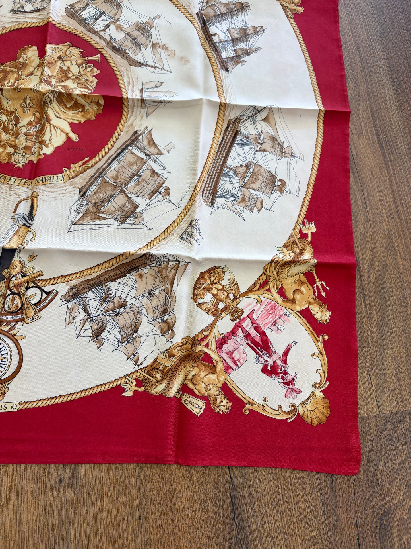Foulard Hermès Carré 90 "Silhouettes Navales" in Seta Rosso Fuoco