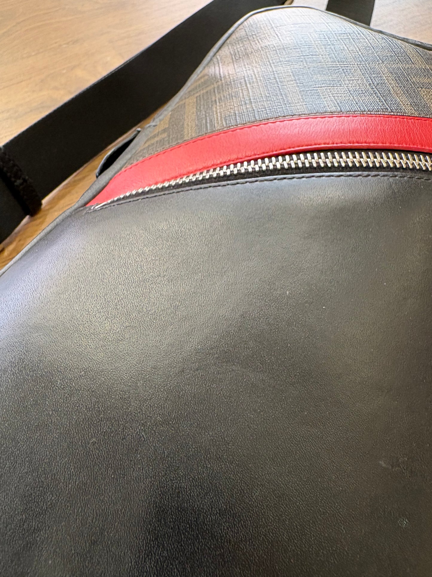 Zaino Monospalla Fendi FF Diagonal in Pelle e Tela Monogram  NeroTabacco