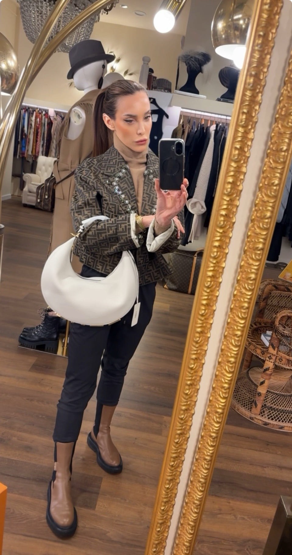 Fendigraphy hobo bag in pelle bianca