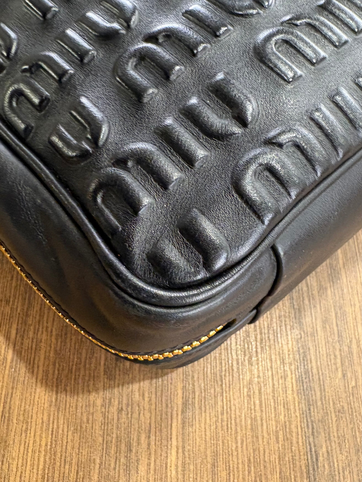 Miu Miu Borsa Softy Logo  goffrato in pelle