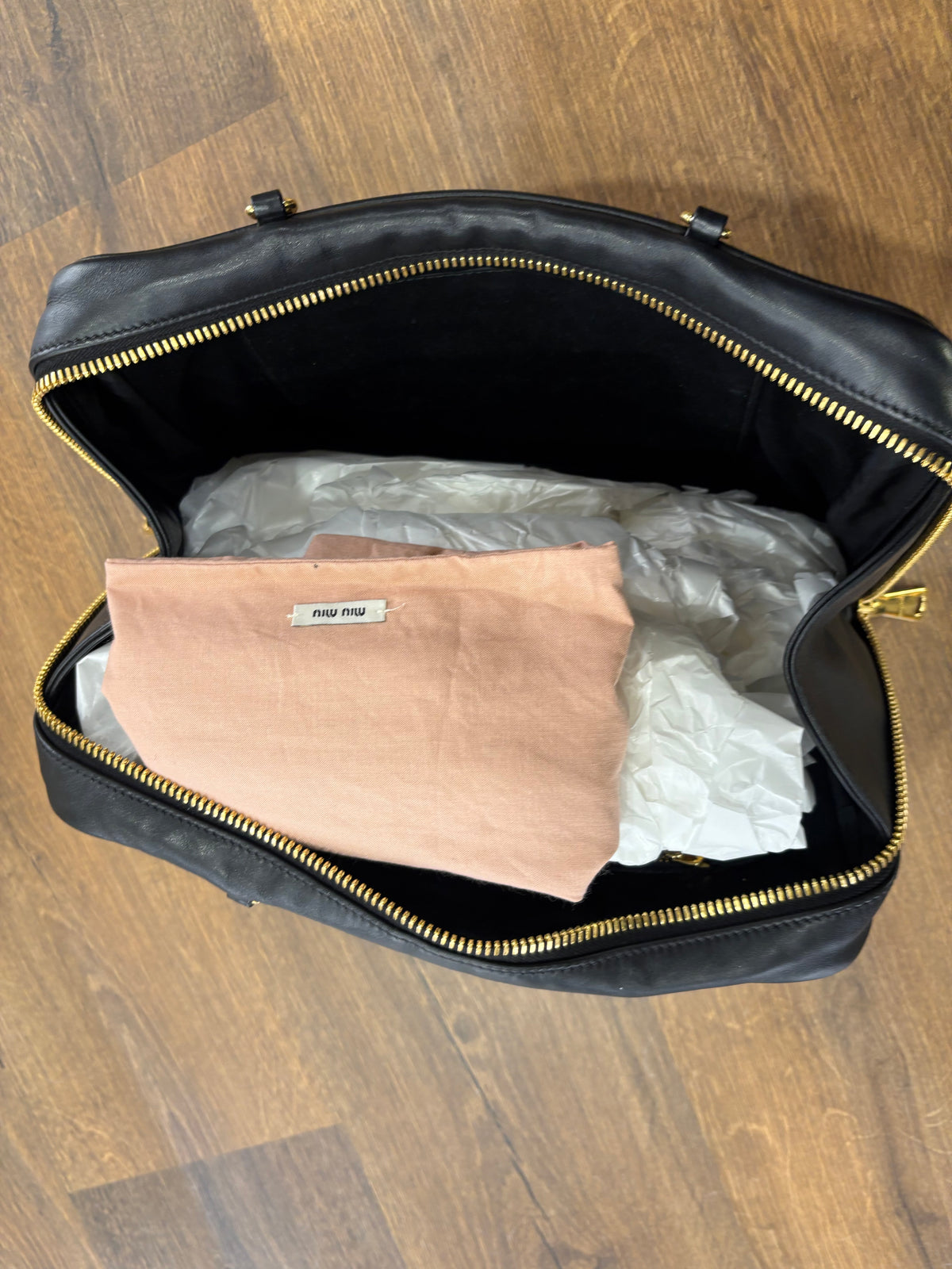 Miu Miu Borsa Softy Logo  goffrato in pelle
