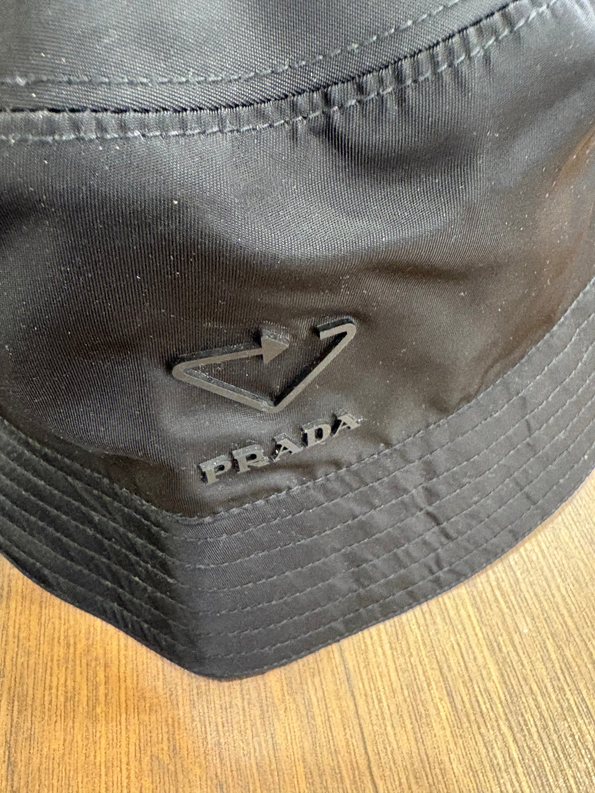 Prada cappello da pescatore in Re-Nylon