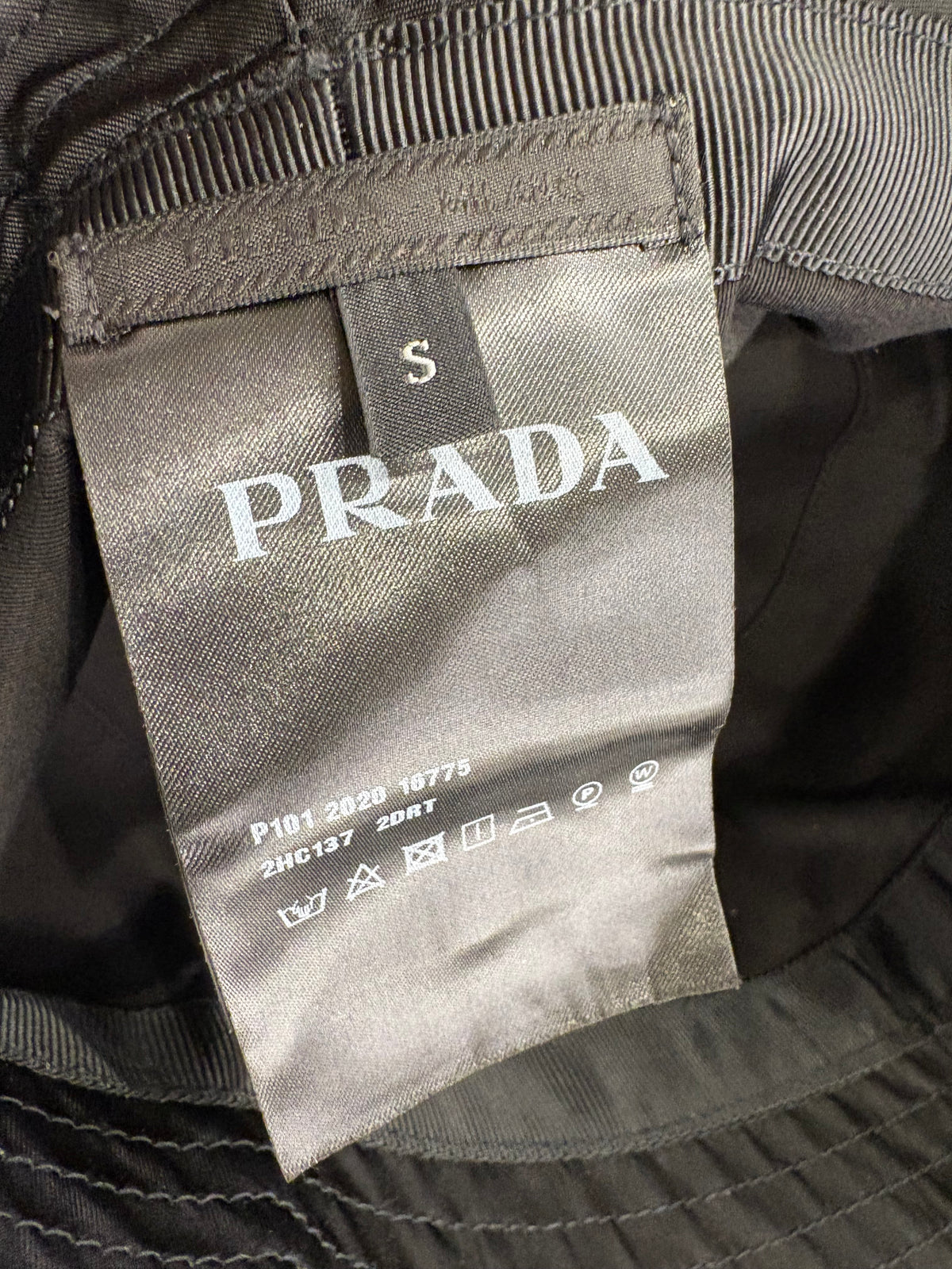 Prada cappello da pescatore in Re-Nylon